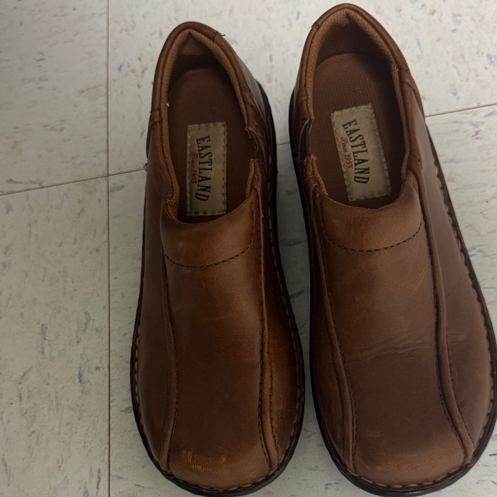 Eastland women’s TRACIE Tan Leather slip on loafer